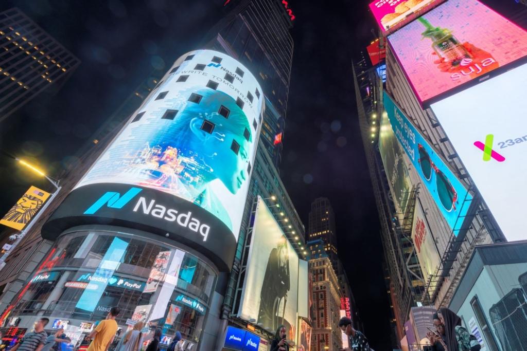 Stocks Plunge on a Rout in Chipmakers and a Hawkish Fed Hold