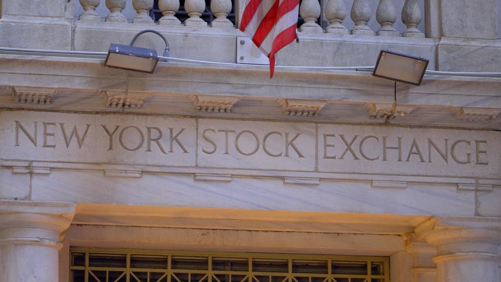 Stocks Settle Lower as Crude Oil Prices Jump